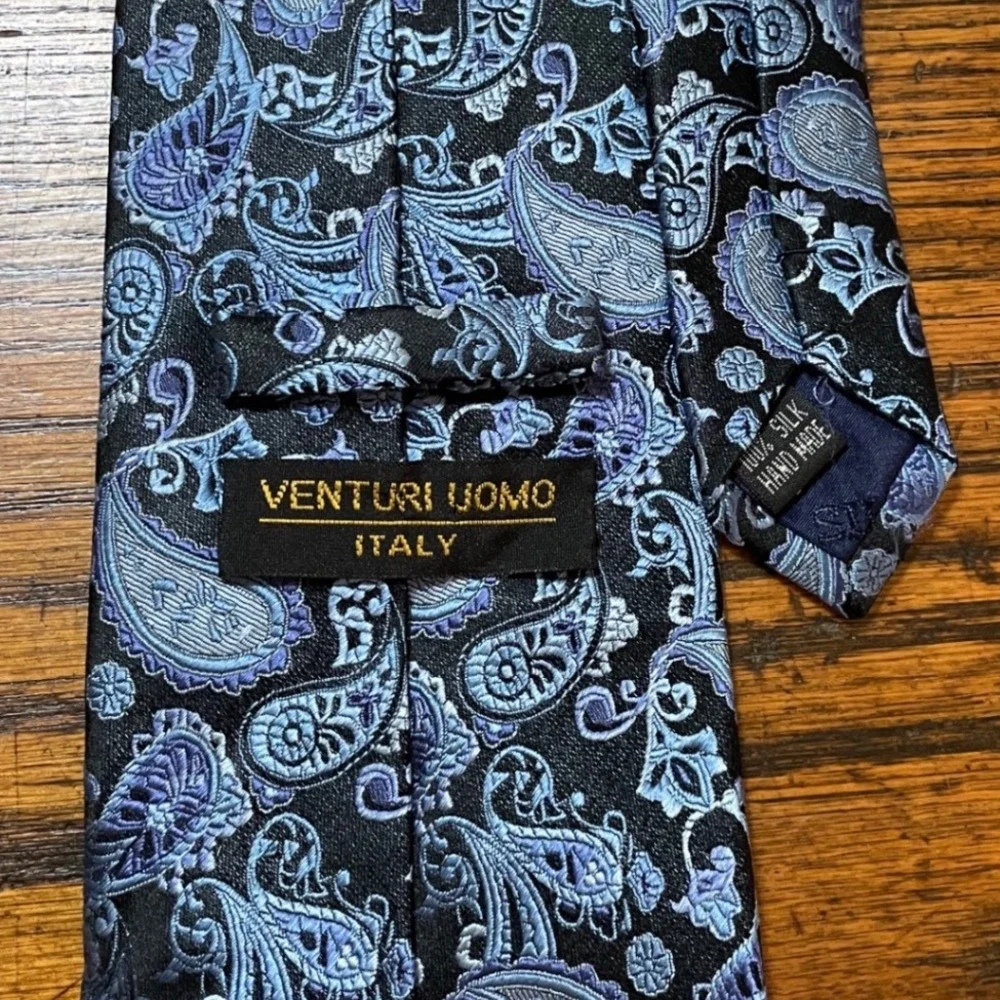Venturi Uomo Italy Mens Silk Tie Blue‎ Black Paisley Hand Made Classic Necktie